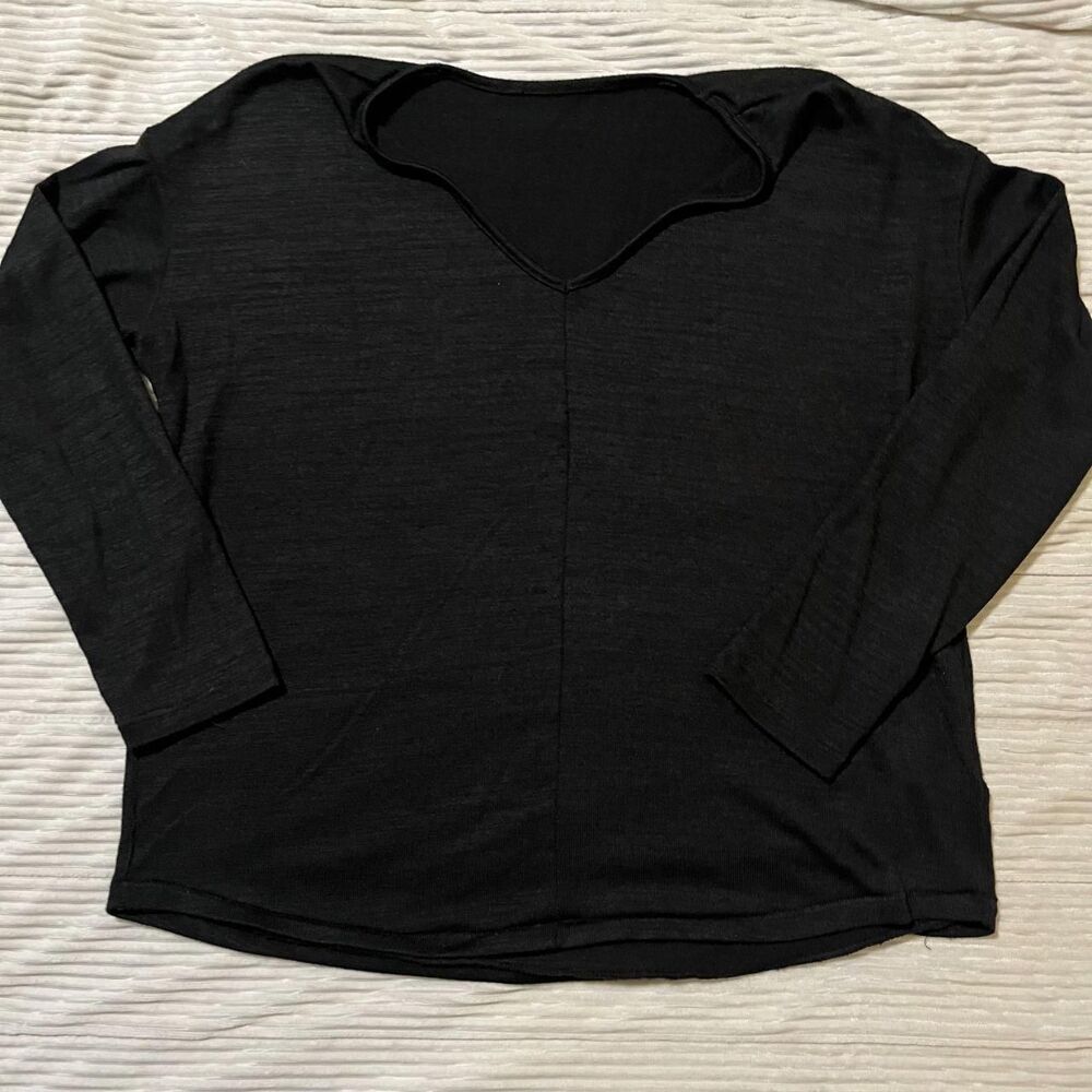 X-large Women's Black and Grey T-shirt